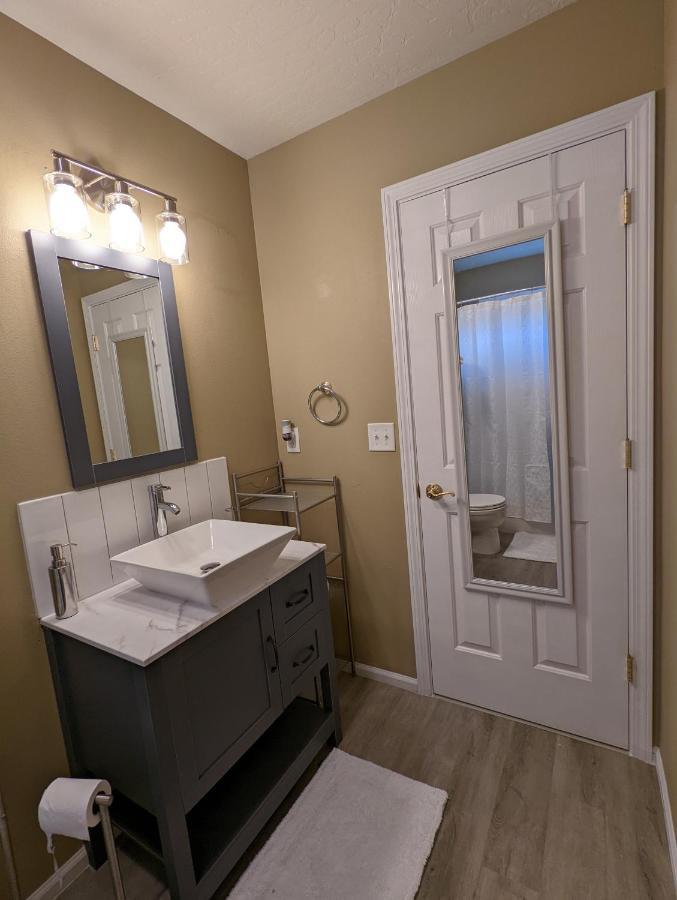 Contemporary 2-Bedroom Close To Downtown, Dining Eugene Eksteriør bilde