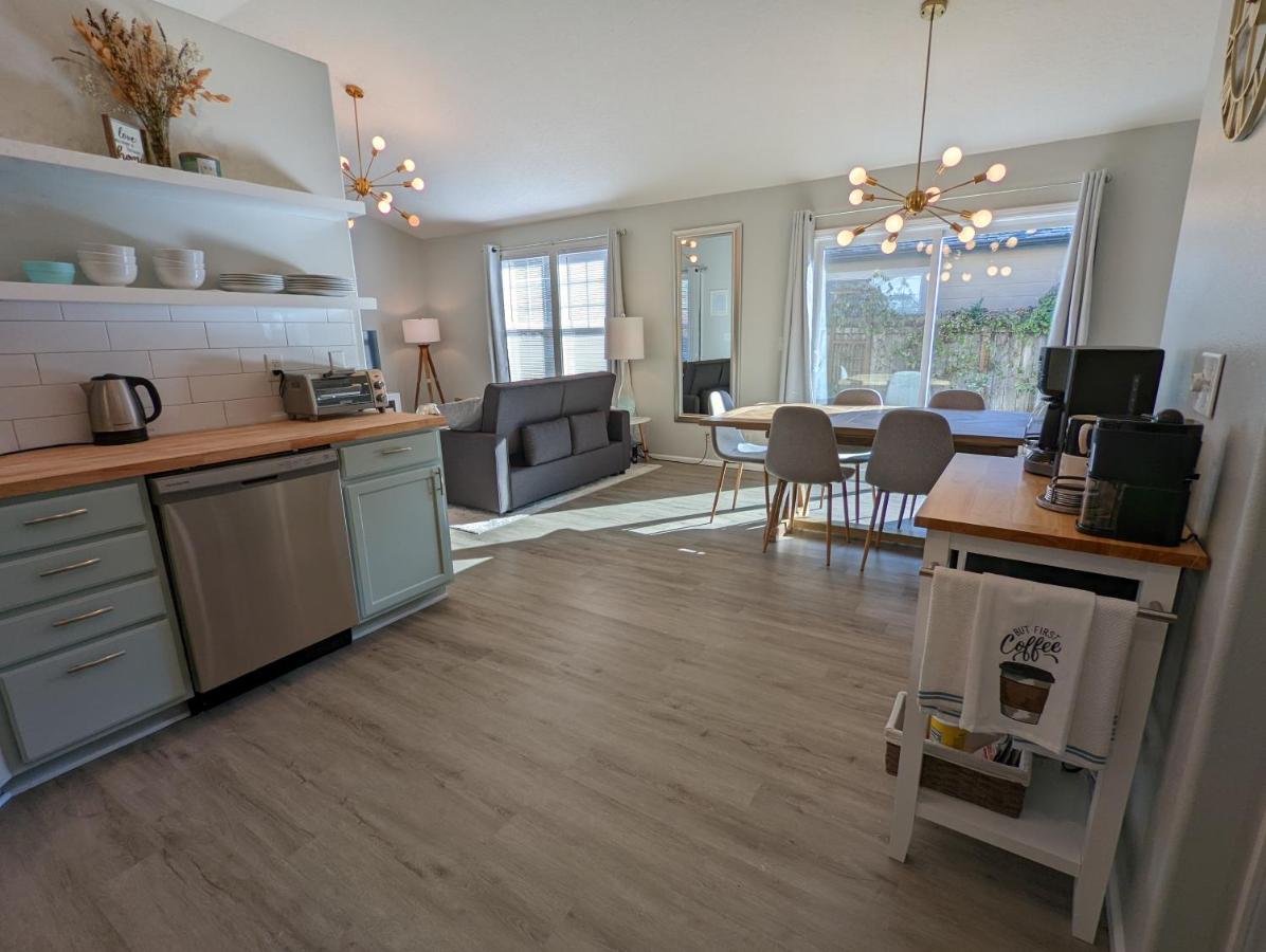 Contemporary 2-Bedroom Close To Downtown, Dining Eugene Eksteriør bilde