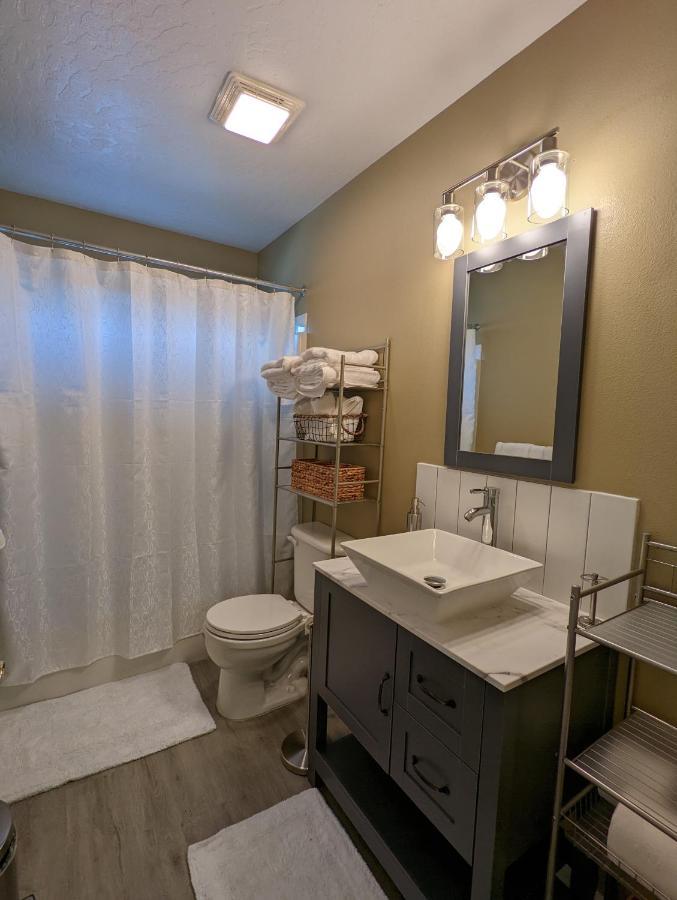Contemporary 2-Bedroom Close To Downtown, Dining Eugene Eksteriør bilde